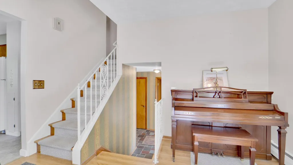 146 Fiesta Road, Greece, New York 14626, Greece, New York 14626, 4 Bedrooms Bedrooms, 8 Rooms Rooms,1 BathroomBathrooms,Residential,For Sale,146 Fiesta Road, Greece, New York 14626,0,R1637835