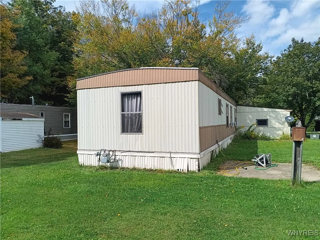 97 Bush Garden Street, Alden, New York 14004, Alden, New York 14004, 3 Bedrooms Bedrooms, 5 Rooms Rooms,1 BathroomBathrooms,Residential,For Sale,97 Bush Garden Street, Alden, New York 14004,0,B1638910