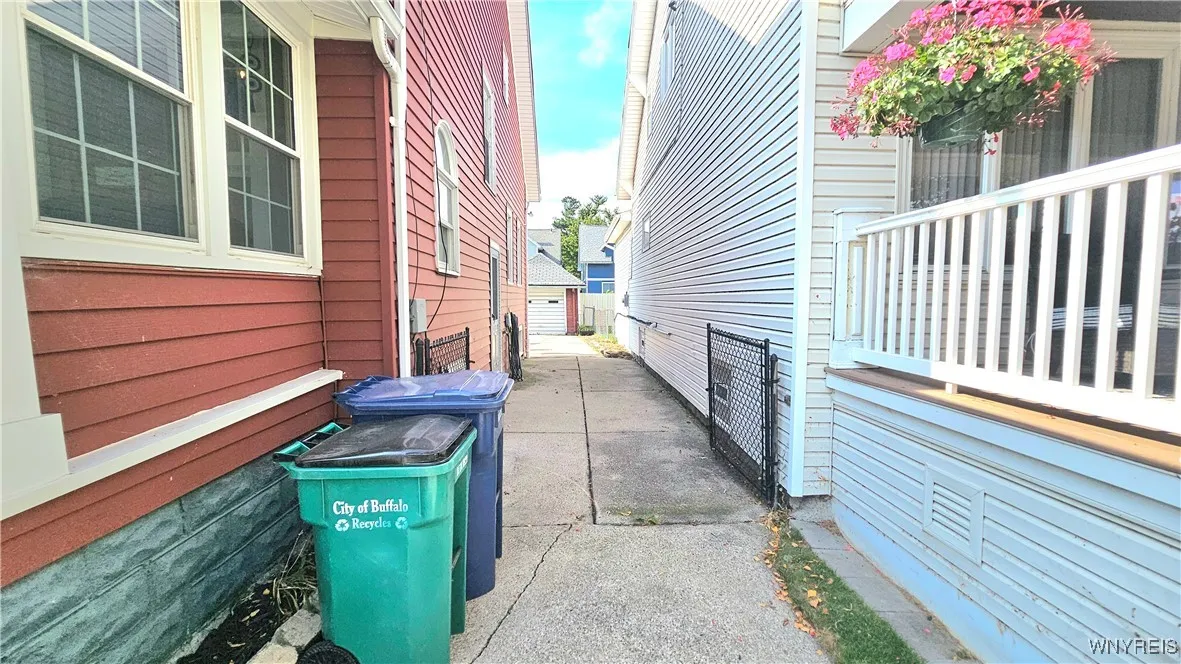 30 Strathmore Avenue, Buffalo, New York 14220, Buffalo, New York 14220, 3 Bedrooms Bedrooms, 9 Rooms Rooms,1 BathroomBathrooms,Residential,For Sale,30 Strathmore Avenue, Buffalo, New York 14220,0,B1638872