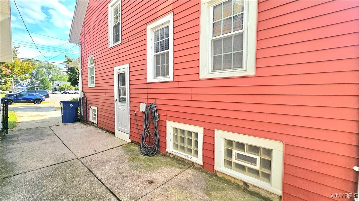 30 Strathmore Avenue, Buffalo, New York 14220, Buffalo, New York 14220, 3 Bedrooms Bedrooms, 9 Rooms Rooms,1 BathroomBathrooms,Residential,For Sale,30 Strathmore Avenue, Buffalo, New York 14220,0,B1638872