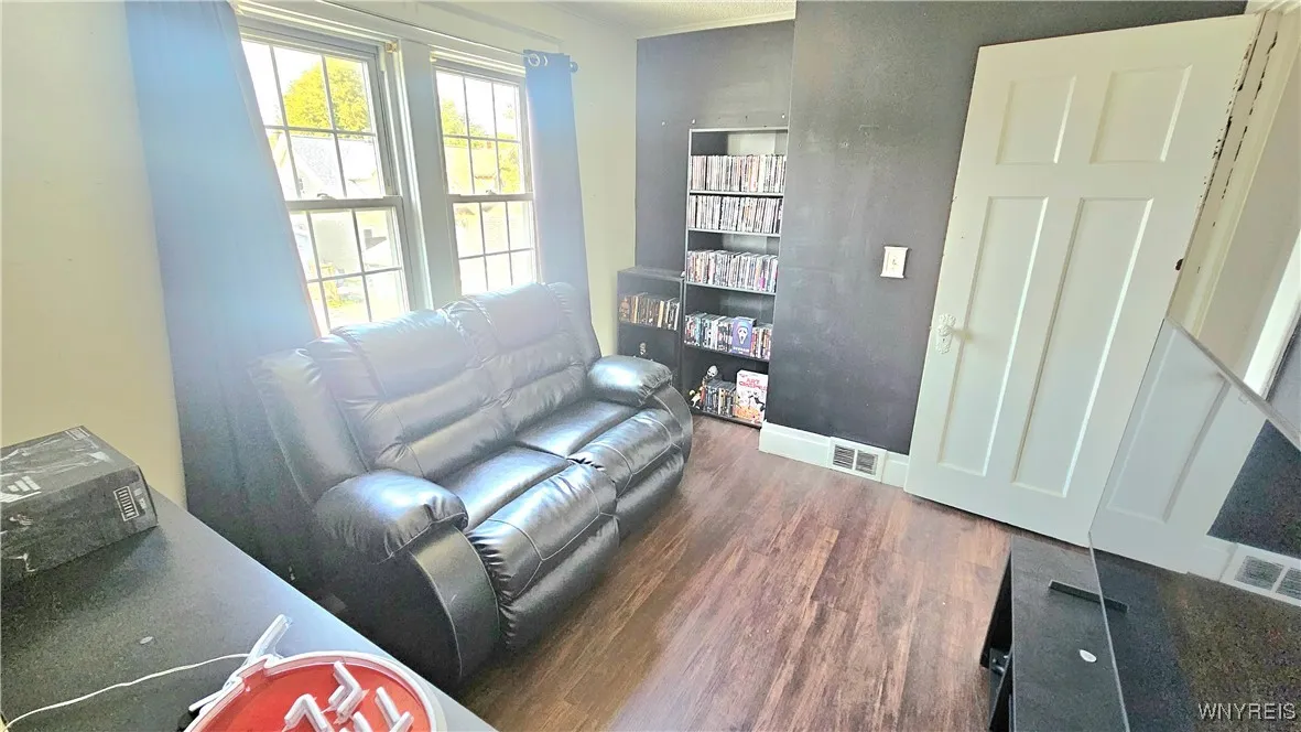 30 Strathmore Avenue, Buffalo, New York 14220, Buffalo, New York 14220, 3 Bedrooms Bedrooms, 9 Rooms Rooms,1 BathroomBathrooms,Residential,For Sale,30 Strathmore Avenue, Buffalo, New York 14220,0,B1638872