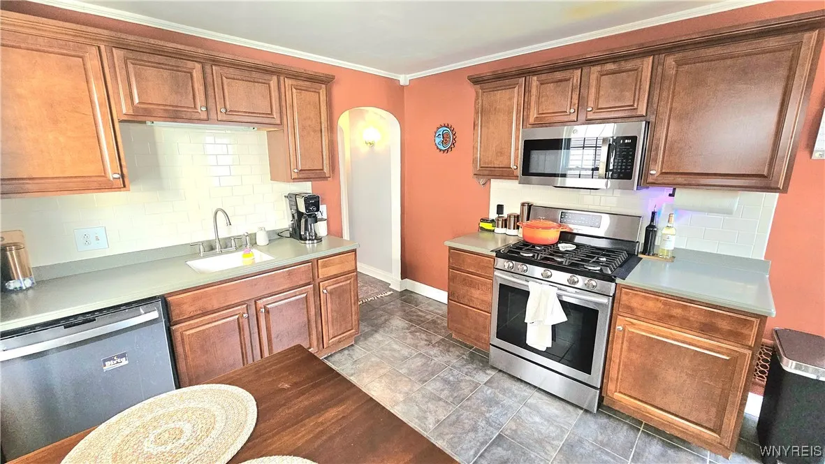 30 Strathmore Avenue, Buffalo, New York 14220, Buffalo, New York 14220, 3 Bedrooms Bedrooms, 9 Rooms Rooms,1 BathroomBathrooms,Residential,For Sale,30 Strathmore Avenue, Buffalo, New York 14220,0,B1638872
