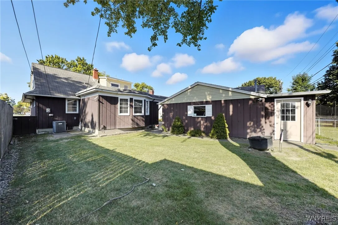 203 Glendale Drive, Tonawanda, New York 14150, Tonawanda, New York 14150, 4 Bedrooms Bedrooms, 7 Rooms Rooms,2 BathroomsBathrooms,Residential,For Sale,203 Glendale Drive, Tonawanda, New York 14150,0,B1638221