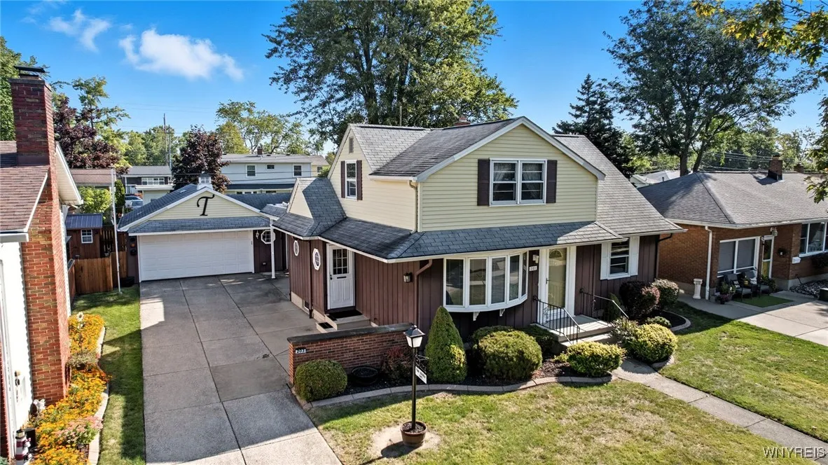 203 Glendale Drive, Tonawanda, New York 14150, Tonawanda, New York 14150, 4 Bedrooms Bedrooms, 7 Rooms Rooms,2 BathroomsBathrooms,Residential,Closed,203 Glendale Drive, Tonawanda, New York 14150,0,B1638221