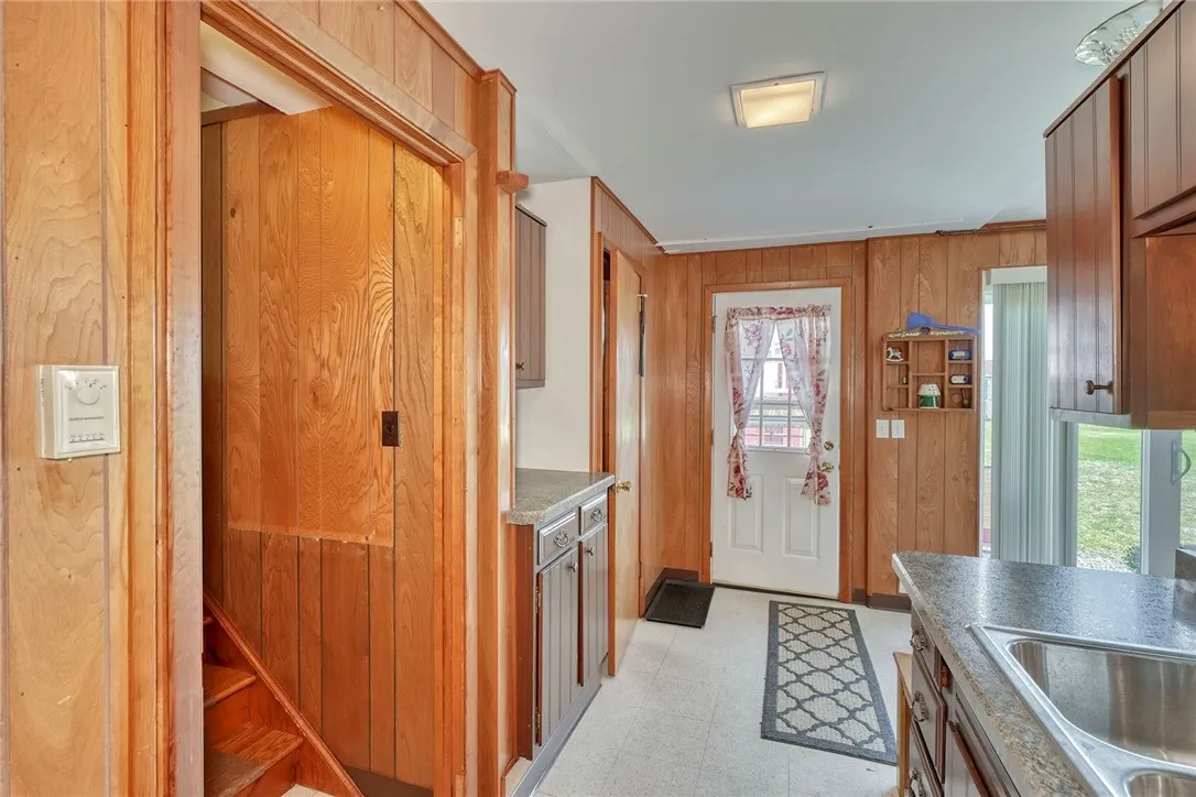 2189 Lake Road, Seneca Falls, New York 13148, Seneca Falls, New York 13148, 3 Bedrooms Bedrooms, 7 Rooms Rooms,3 BathroomsBathrooms,Residential,For Sale,2189 Lake Road, Seneca Falls, New York 13148,0,R1637299