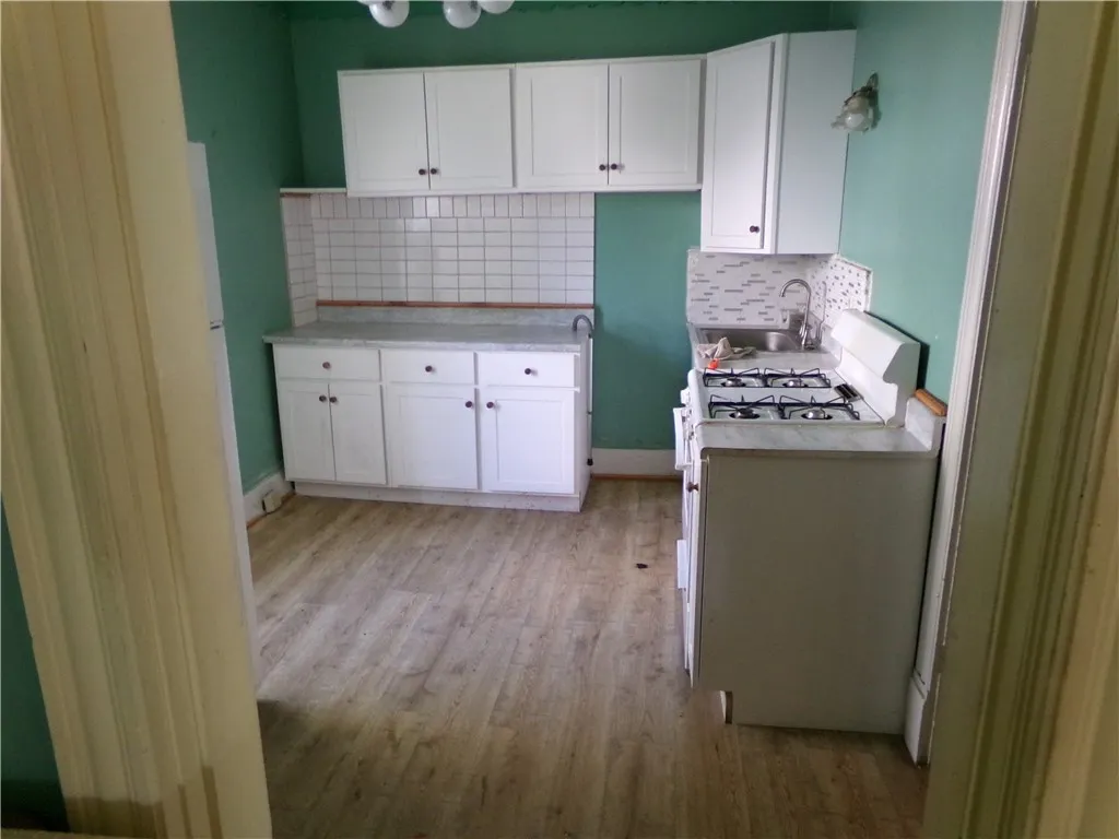 6 Depew Ave, Lyons, New York 14489, Lyons, New York 14489, 3 Bedrooms Bedrooms, 7 Rooms Rooms,1 BathroomBathrooms,Residential,For Sale,6 Depew Ave, Lyons, New York 14489,0,R1637890