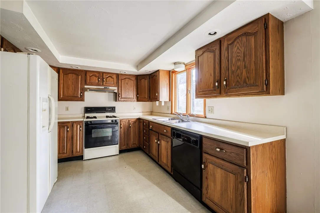 25 Mary Street, Phelps, New York 14532, Phelps, New York 14532, 3 Bedrooms Bedrooms, 6 Rooms Rooms,2 BathroomsBathrooms,Residential,For Sale,25 Mary Street, Phelps, New York 14532,0,R1637648