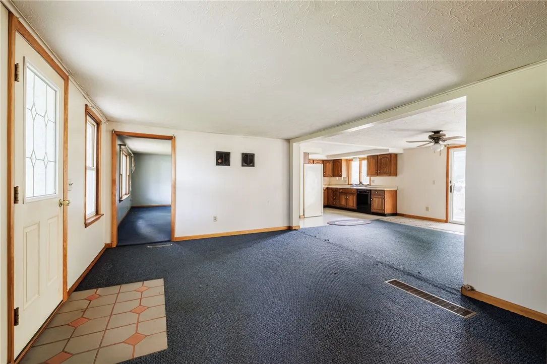25 Mary Street, Phelps, New York 14532, Phelps, New York 14532, 3 Bedrooms Bedrooms, 6 Rooms Rooms,2 BathroomsBathrooms,Residential,For Sale,25 Mary Street, Phelps, New York 14532,0,R1637648