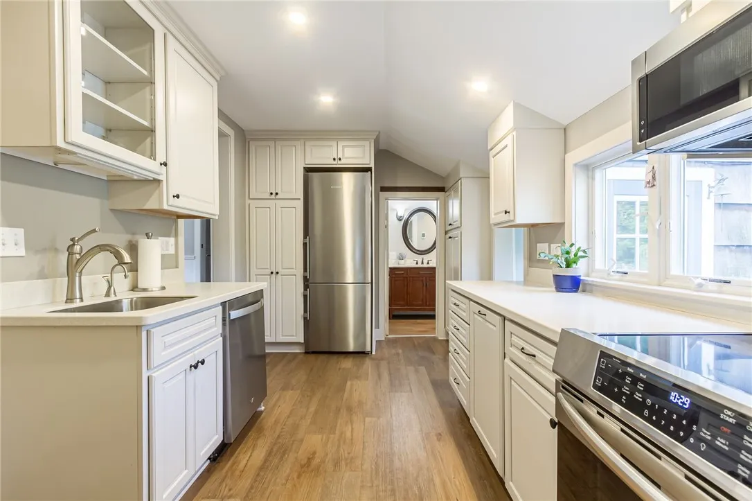 7837 Jay Street, Williamson, New York 14589, Williamson, New York 14589, 3 Bedrooms Bedrooms, 10 Rooms Rooms,2 BathroomsBathrooms,Residential,For Sale,7837 Jay Street, Williamson, New York 14589,0,R1638861