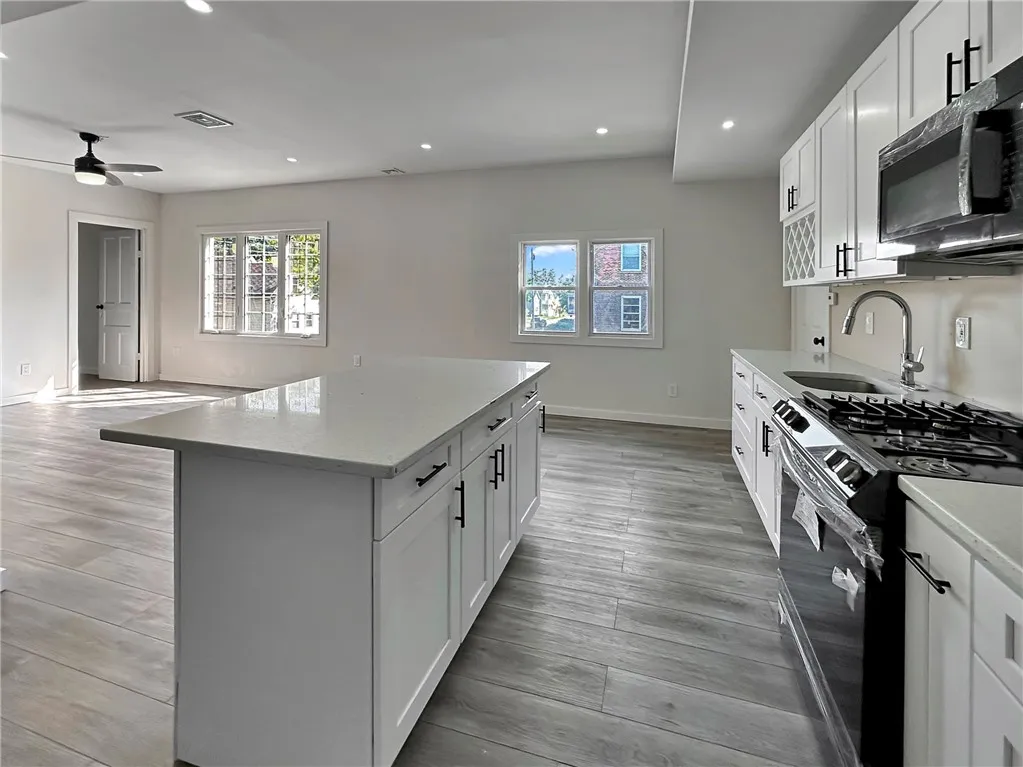 125-127 Carter Street 125, Rochester, New York 146, Rochester, New York 14621, 6 Bedrooms Bedrooms, ,4 BathroomsBathrooms,Residential,For Sale,125-127 Carter Street 125, Rochester, New York 146,0,R1637539