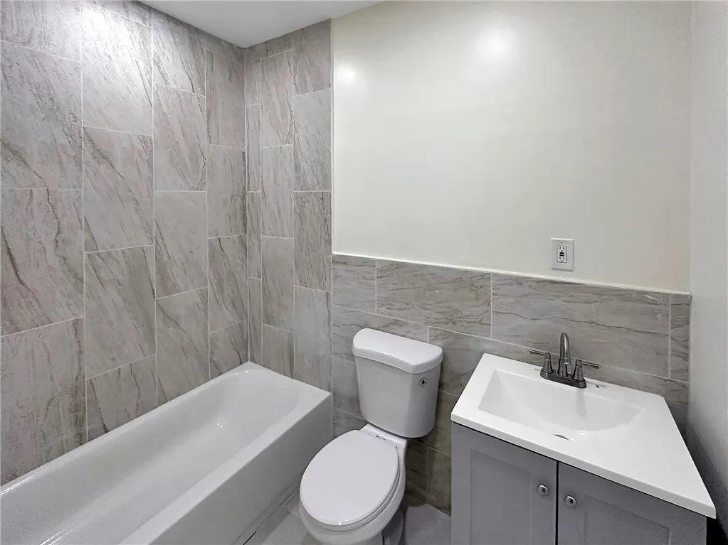 Unit 3 Bathroom #1