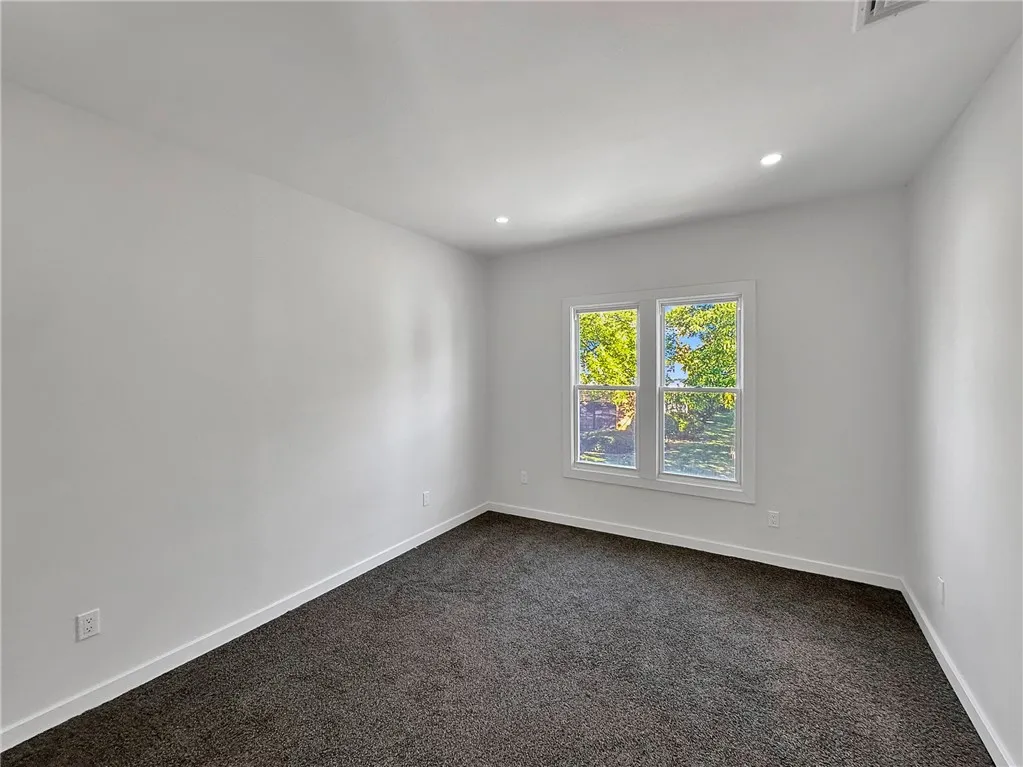 125-127 Carter Street 125, Rochester, New York 146, Rochester, New York 14621, 6 Bedrooms Bedrooms, ,4 BathroomsBathrooms,Residential,For Sale,125-127 Carter Street 125, Rochester, New York 146,0,R1637539