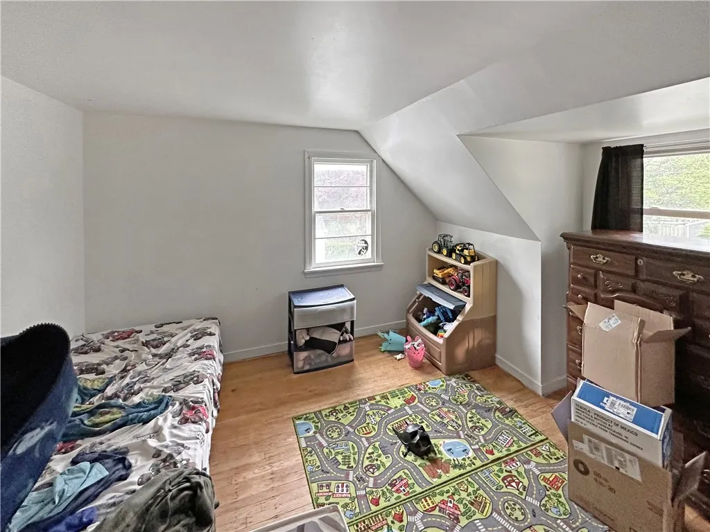 Flexible additional rooms currently used as bedrooms.