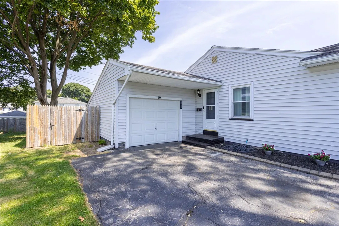 395 Liberty Avenue, Irondequoit, New York 14622, Irondequoit, New York 14622, 2 Bedrooms Bedrooms, 4 Rooms Rooms,1 BathroomBathrooms,Residential,For Sale,395 Liberty Avenue, Irondequoit, New York 14622,0,R1635405
