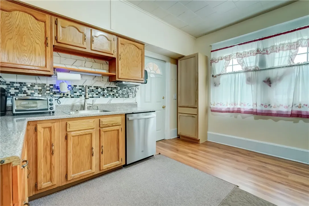 359 Wellington Avenue, Rochester, New York 14619, Rochester, New York 14619, 4 Bedrooms Bedrooms, 9 Rooms Rooms,2 BathroomsBathrooms,Residential,For Sale,359 Wellington Avenue, Rochester, New York 14619,0,R1638368