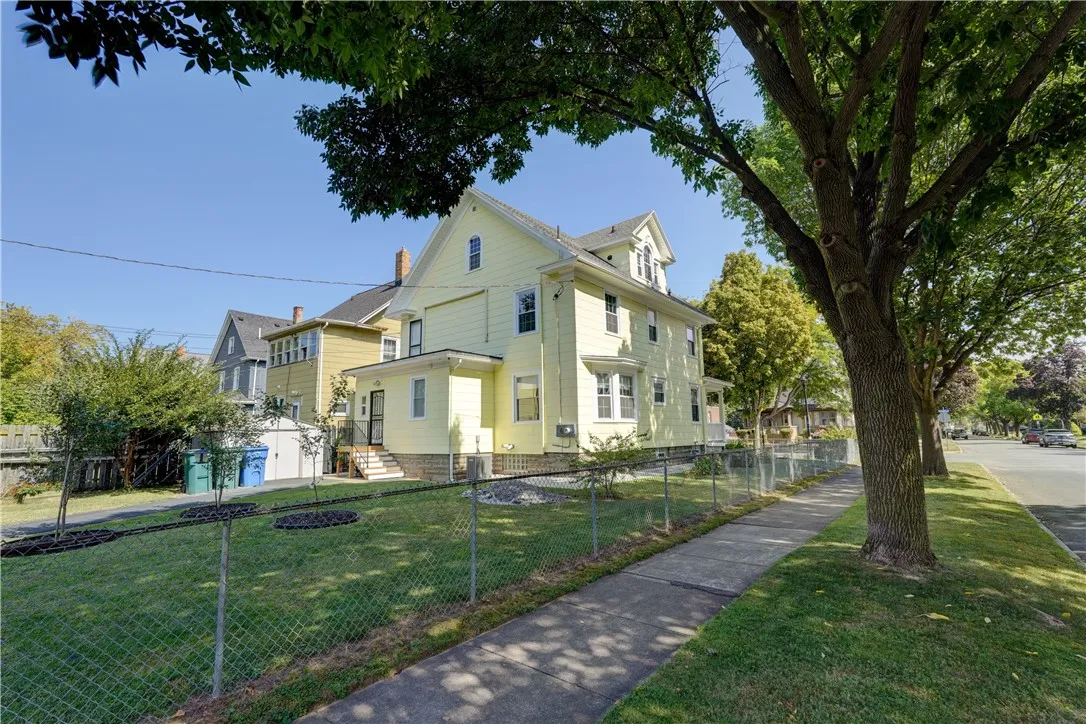 359 Wellington Avenue, Rochester, New York 14619, Rochester, New York 14619, 4 Bedrooms Bedrooms, 9 Rooms Rooms,2 BathroomsBathrooms,Residential,For Sale,359 Wellington Avenue, Rochester, New York 14619,0,R1638368