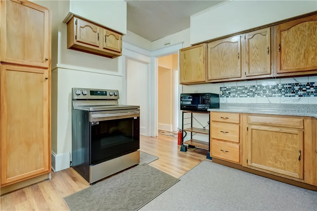 359 Wellington Avenue, Rochester, New York 14619, Rochester, New York 14619, 4 Bedrooms Bedrooms, 9 Rooms Rooms,2 BathroomsBathrooms,Residential,For Sale,359 Wellington Avenue, Rochester, New York 14619,0,R1638368
