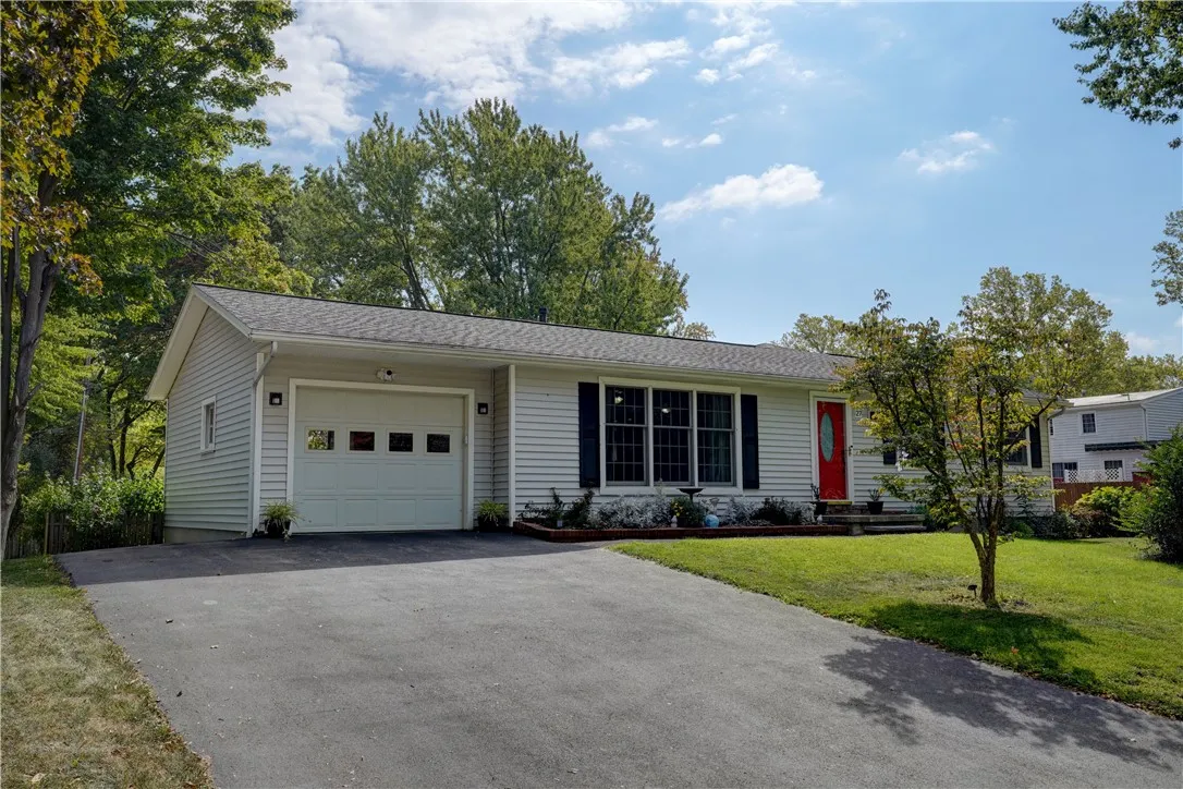 27 Country Gables Circle, Gates, New York 14606, Gates, New York 14606, 3 Bedrooms Bedrooms, 6 Rooms Rooms,2 BathroomsBathrooms,Residential,For Sale,27 Country Gables Circle, Gates, New York 14606,0,R1638066