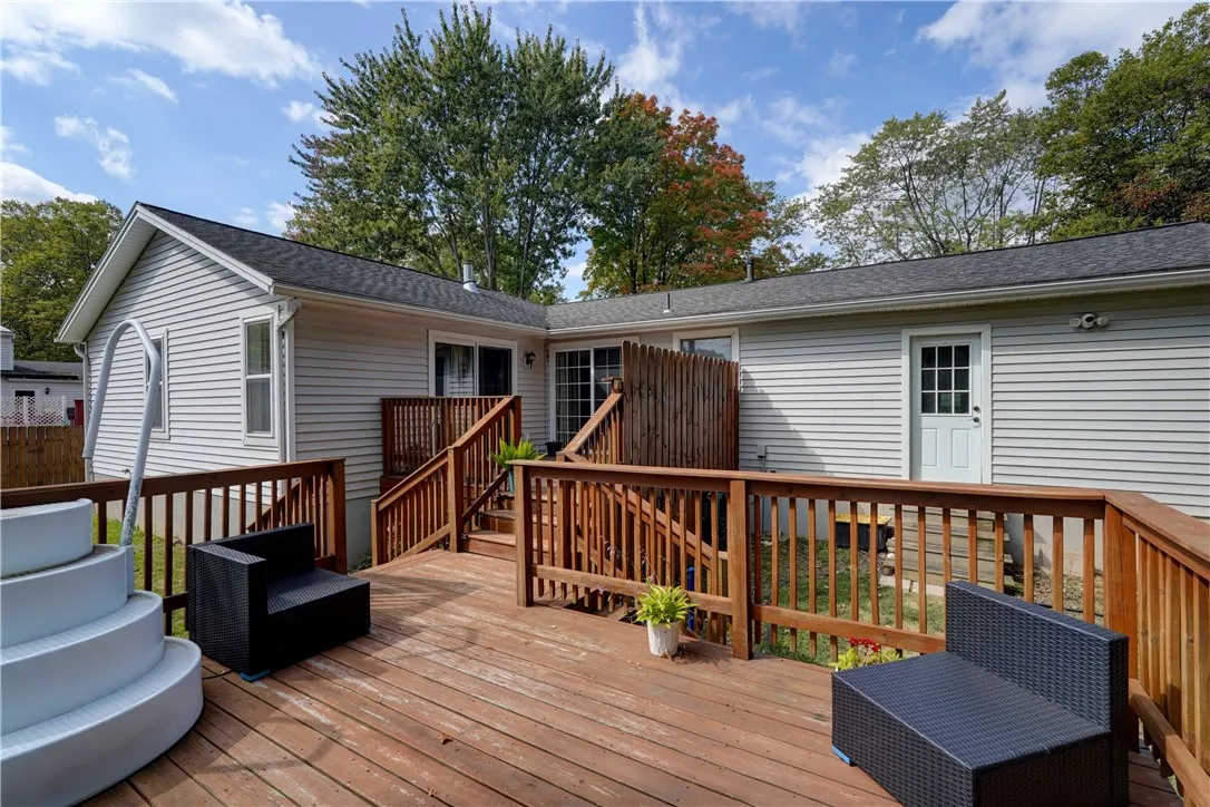27 Country Gables Circle, Gates, New York 14606, Gates, New York 14606, 3 Bedrooms Bedrooms, 6 Rooms Rooms,2 BathroomsBathrooms,Residential,For Sale,27 Country Gables Circle, Gates, New York 14606,0,R1638066