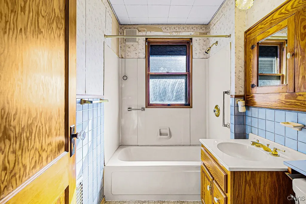 1407 Downer Avenue, Utica, New York 13502, Utica, New York 13502, 4 Bedrooms Bedrooms, 7 Rooms Rooms,1 BathroomBathrooms,Residential,For Sale,1407 Downer Avenue, Utica, New York 13502,0,S1638089