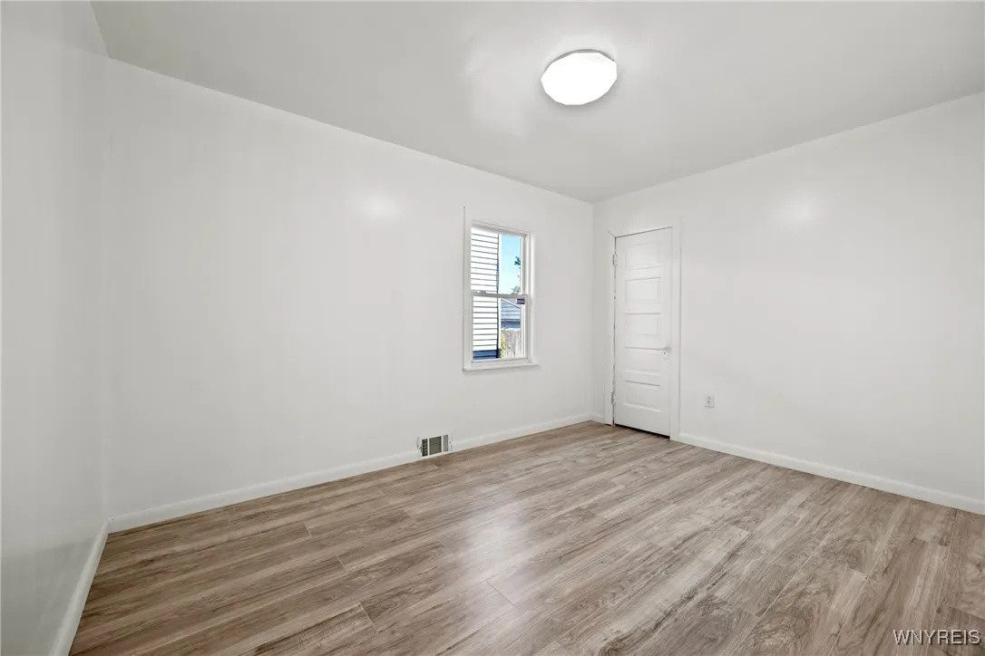 31 Chadduck Avenue, Buffalo, New York 14207, Buffalo, New York 14207, 5 Bedrooms Bedrooms, ,2 BathroomsBathrooms,Residential,For Sale,31 Chadduck Avenue, Buffalo, New York 14207,0,B1638581