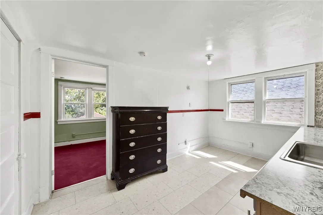 31 Chadduck Avenue, Buffalo, New York 14207, Buffalo, New York 14207, 5 Bedrooms Bedrooms, ,2 BathroomsBathrooms,Residential,For Sale,31 Chadduck Avenue, Buffalo, New York 14207,0,B1638581