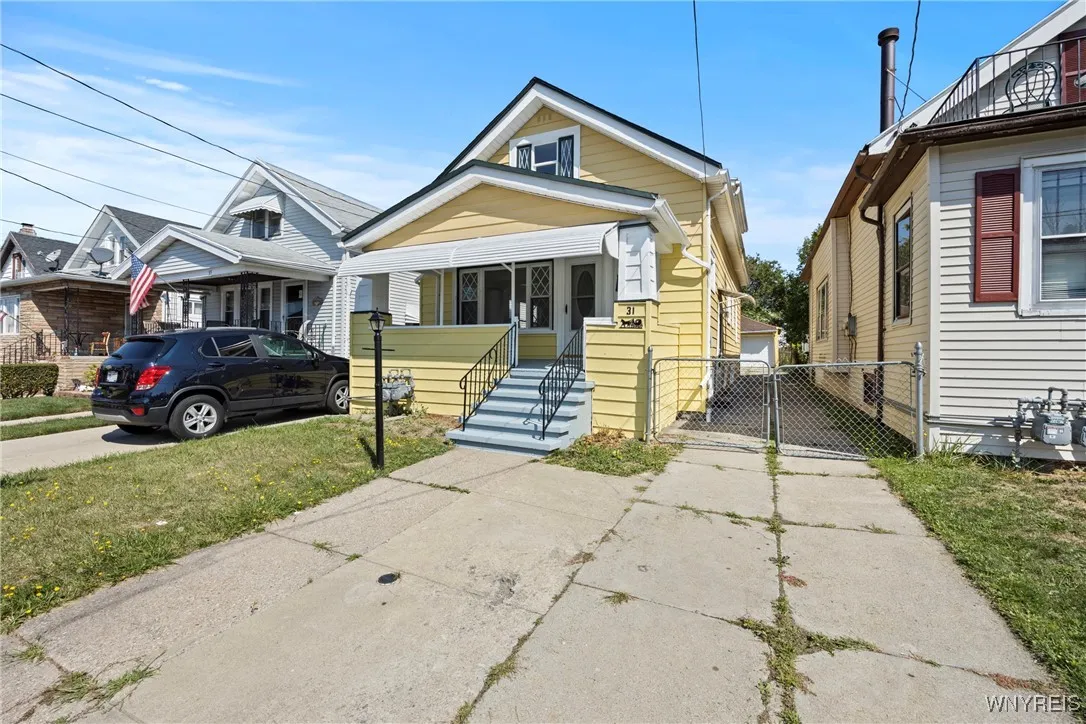 31 Chadduck Avenue, Buffalo, New York 14207, Buffalo, New York 14207, 5 Bedrooms Bedrooms, ,2 BathroomsBathrooms,Residential,For Sale,31 Chadduck Avenue, Buffalo, New York 14207,0,B1638581