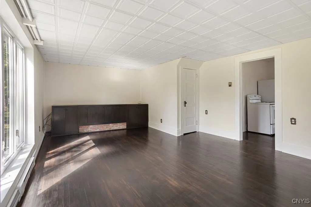 113 West Avenue, Sullivan, New York 13037, Sullivan, New York 13037, 6 Bedrooms Bedrooms, ,2 BathroomsBathrooms,Residential,For Sale,113 West Avenue, Sullivan, New York 13037,0,S1638629