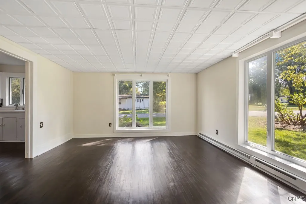 113 West Avenue, Sullivan, New York 13037, Sullivan, New York 13037, 6 Bedrooms Bedrooms, ,2 BathroomsBathrooms,Residential,For Sale,113 West Avenue, Sullivan, New York 13037,0,S1638629
