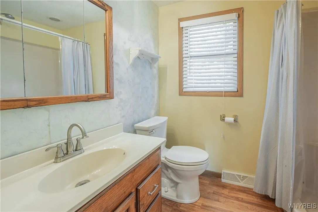 1st floor bath