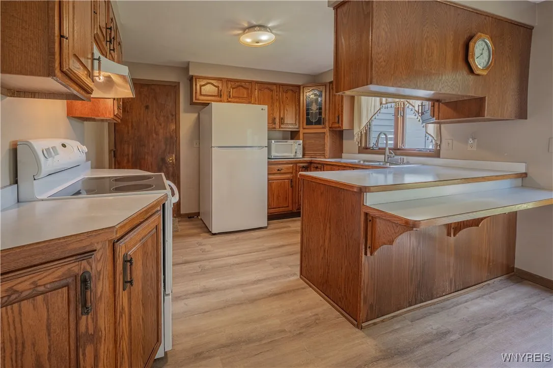 7137 Lake Road, Newfane, New York 14008, Newfane, New York 14008, 4 Bedrooms Bedrooms, 8 Rooms Rooms,2 BathroomsBathrooms,Residential,For Sale,7137 Lake Road, Newfane, New York 14008,0,B1638621