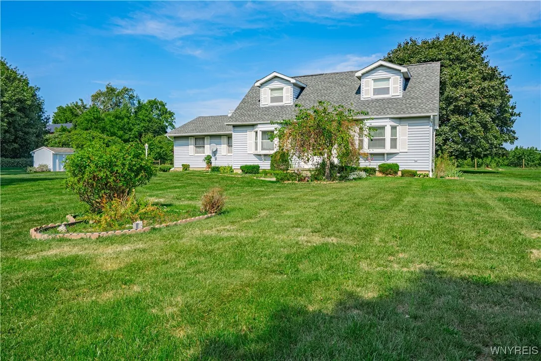 7137 Lake Road, Newfane, New York 14008, Newfane, New York 14008, 4 Bedrooms Bedrooms, 8 Rooms Rooms,2 BathroomsBathrooms,Residential,For Sale,7137 Lake Road, Newfane, New York 14008,0,B1638621