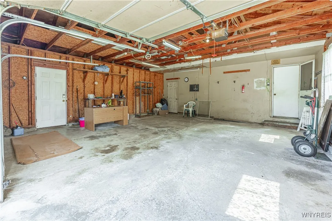 7137 Lake Road, Newfane, New York 14008, Newfane, New York 14008, 4 Bedrooms Bedrooms, 8 Rooms Rooms,2 BathroomsBathrooms,Residential,For Sale,7137 Lake Road, Newfane, New York 14008,0,B1638621