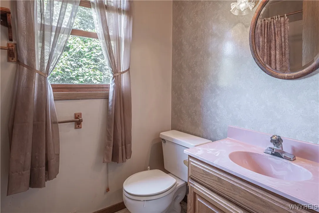 2nd floor bathroom