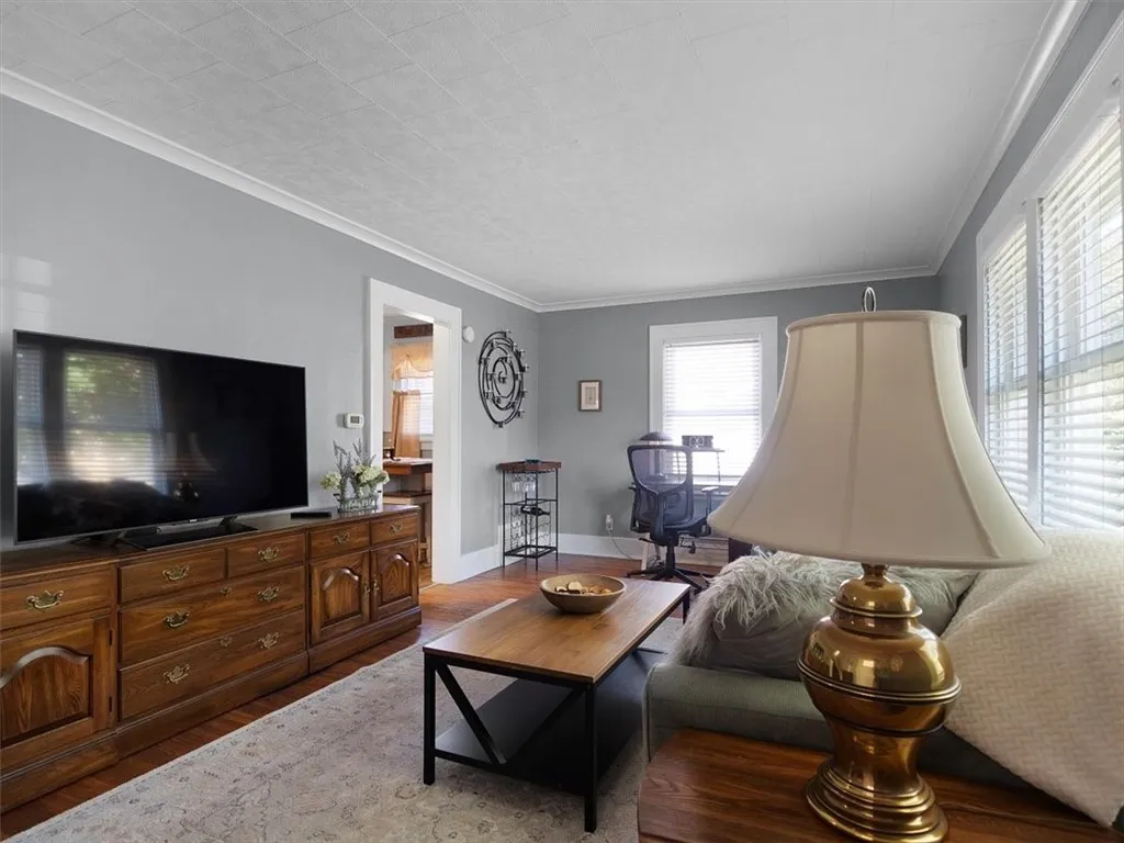 92 Veness Avenue, Greece, New York 14616, Greece, New York 14616, 2 Bedrooms Bedrooms, 5 Rooms Rooms,1 BathroomBathrooms,Residential,For Sale,92 Veness Avenue, Greece, New York 14616,0,R1633276