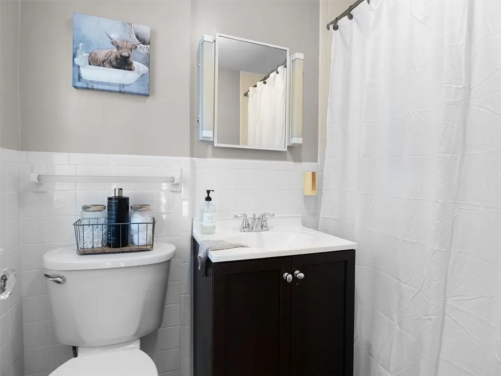 92 Veness Avenue, Greece, New York 14616, Greece, New York 14616, 2 Bedrooms Bedrooms, 5 Rooms Rooms,1 BathroomBathrooms,Residential,For Sale,92 Veness Avenue, Greece, New York 14616,0,R1633276