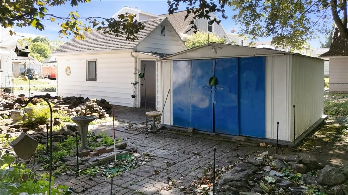 92 Veness Avenue, Greece, New York 14616, Greece, New York 14616, 2 Bedrooms Bedrooms, 5 Rooms Rooms,1 BathroomBathrooms,Residential,For Sale,92 Veness Avenue, Greece, New York 14616,0,R1633276