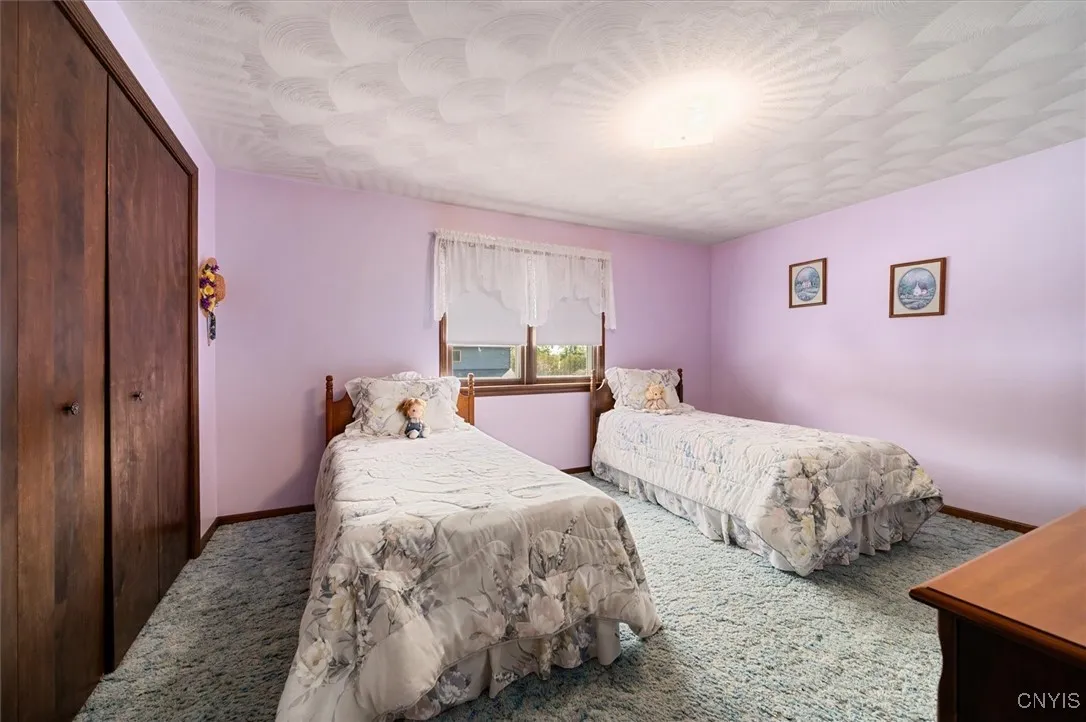 5397 Summerset, Deerfield, New York 13502, Deerfield, New York 13502, 4 Bedrooms Bedrooms, 9 Rooms Rooms,2 BathroomsBathrooms,Residential,For Sale,5397 Summerset, Deerfield, New York 13502,0,S1638174