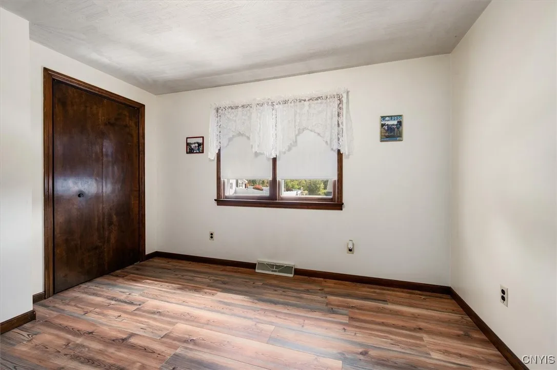 5397 Summerset, Deerfield, New York 13502, Deerfield, New York 13502, 4 Bedrooms Bedrooms, 9 Rooms Rooms,2 BathroomsBathrooms,Residential,For Sale,5397 Summerset, Deerfield, New York 13502,0,S1638174