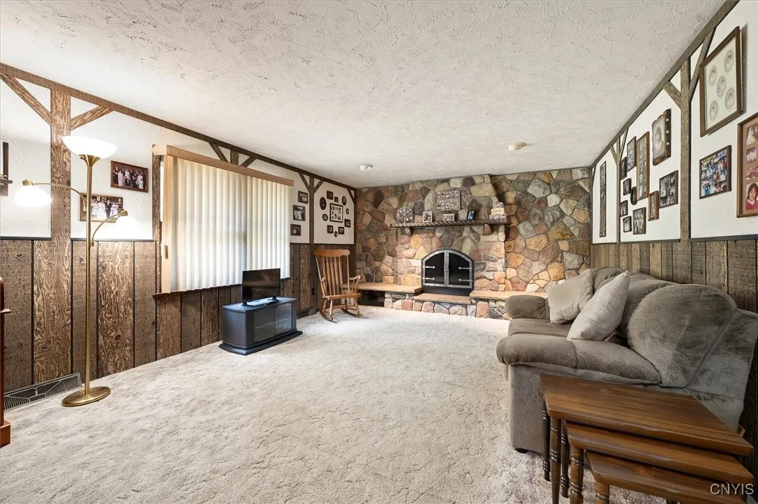 5397 Summerset, Deerfield, New York 13502, Deerfield, New York 13502, 4 Bedrooms Bedrooms, 9 Rooms Rooms,2 BathroomsBathrooms,Residential,For Sale,5397 Summerset, Deerfield, New York 13502,0,S1638174