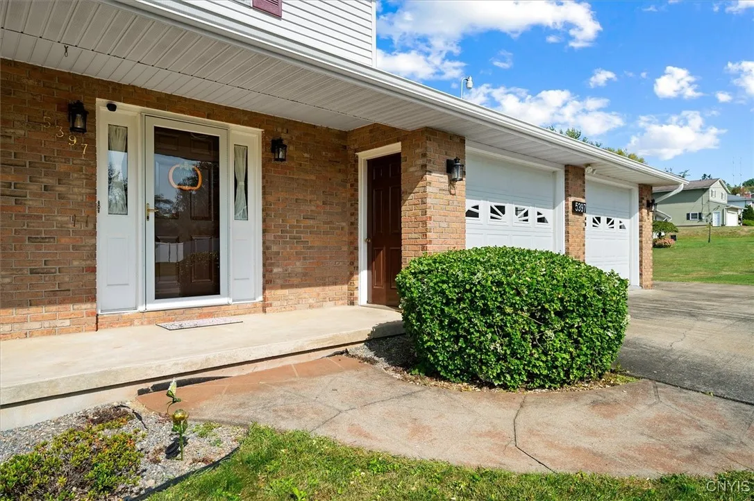 5397 Summerset, Deerfield, New York 13502, Deerfield, New York 13502, 4 Bedrooms Bedrooms, 9 Rooms Rooms,2 BathroomsBathrooms,Residential,For Sale,5397 Summerset, Deerfield, New York 13502,0,S1638174