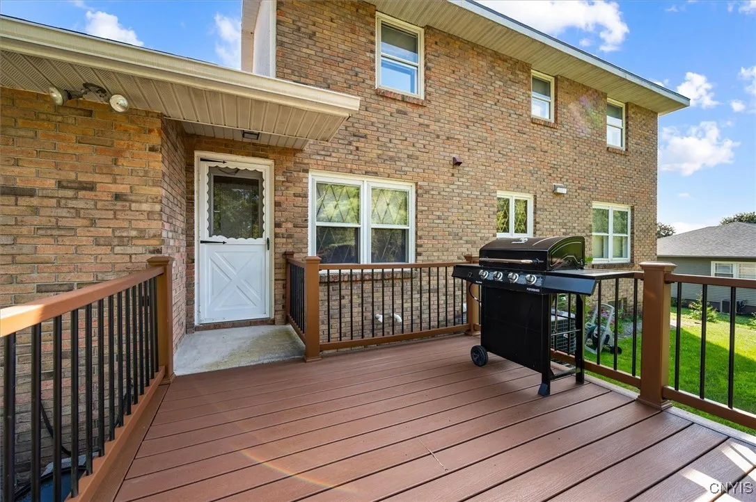 5397 Summerset, Deerfield, New York 13502, Deerfield, New York 13502, 4 Bedrooms Bedrooms, 9 Rooms Rooms,2 BathroomsBathrooms,Residential,For Sale,5397 Summerset, Deerfield, New York 13502,0,S1638174