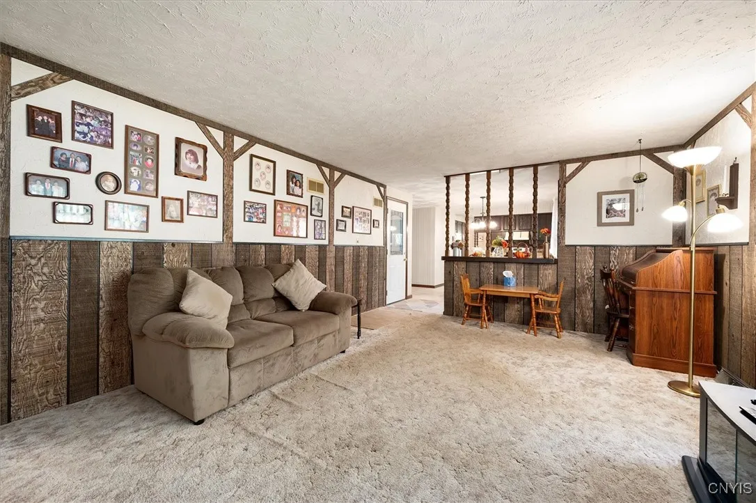 5397 Summerset, Deerfield, New York 13502, Deerfield, New York 13502, 4 Bedrooms Bedrooms, 9 Rooms Rooms,2 BathroomsBathrooms,Residential,For Sale,5397 Summerset, Deerfield, New York 13502,0,S1638174