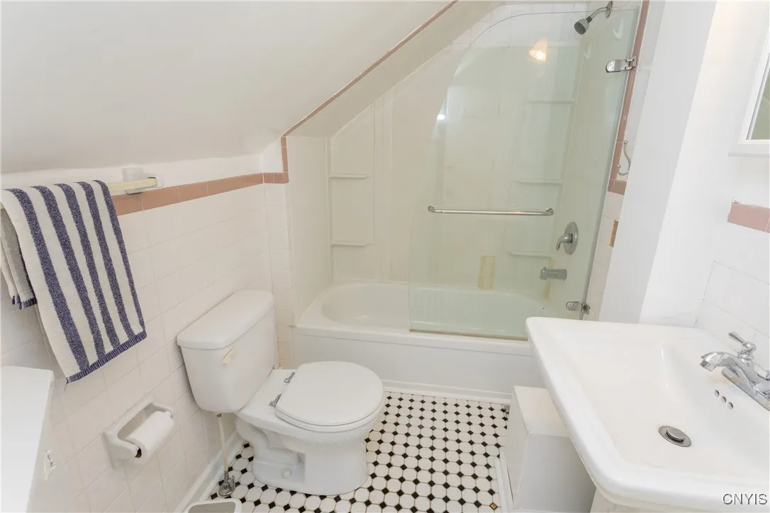13 Sunset, Lysander, New York 13027, Lysander, New York 13027, 4 Bedrooms Bedrooms, 11 Rooms Rooms,2 BathroomsBathrooms,Residential,For Sale,13 Sunset, Lysander, New York 13027,0,S1638907