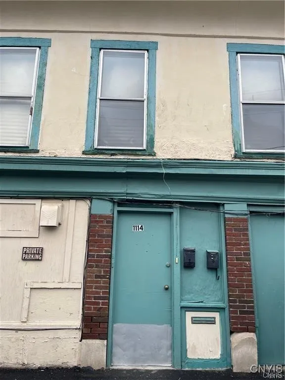 1114 Spring Street, Syracuse, New York 13208, Syracuse, New York 13208, 1 Bedroom Bedrooms, 3 Rooms Rooms,1 BathroomBathrooms,Residential Lease,For Rent,1114 Spring Street, Syracuse, New York 13208,0,S1636794