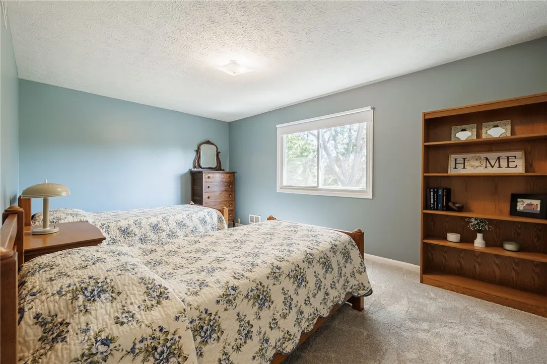 22 Hunters Drive North, Penfield, New York 14450, Penfield, New York 14450, 4 Bedrooms Bedrooms, 9 Rooms Rooms,2 BathroomsBathrooms,Residential,Closed,22 Hunters Drive North, Penfield, New York 14450,0,R1631844