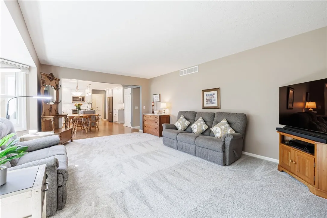 22 Hunters Drive North, Penfield, New York 14450, Penfield, New York 14450, 4 Bedrooms Bedrooms, 9 Rooms Rooms,2 BathroomsBathrooms,Residential,Closed,22 Hunters Drive North, Penfield, New York 14450,0,R1631844