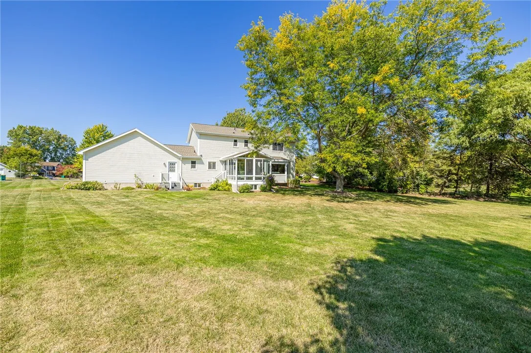 22 Hunters Drive North, Penfield, New York 14450, Penfield, New York 14450, 4 Bedrooms Bedrooms, 9 Rooms Rooms,2 BathroomsBathrooms,Residential,Closed,22 Hunters Drive North, Penfield, New York 14450,0,R1631844