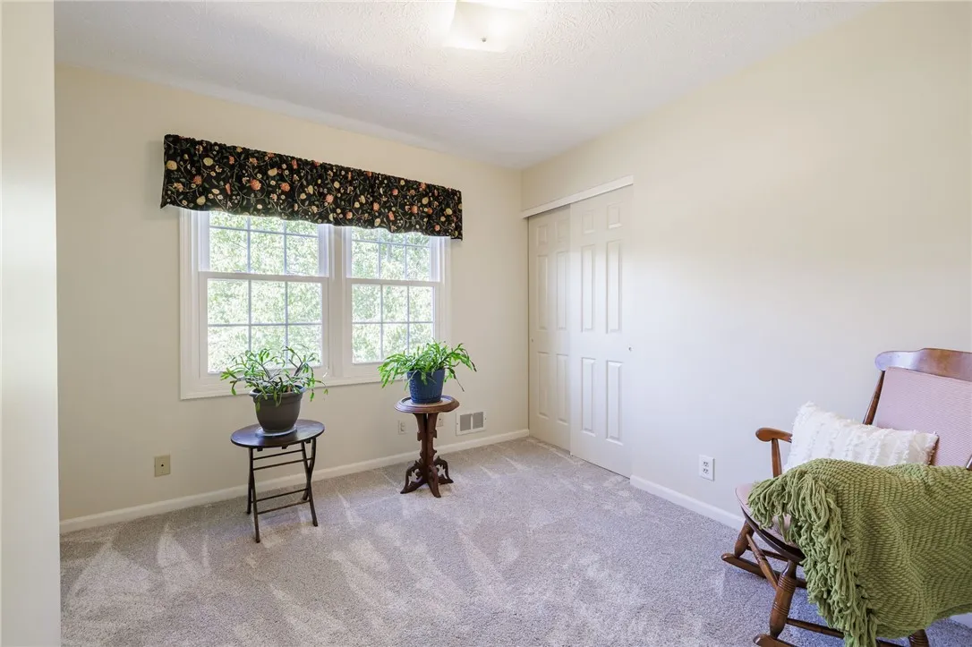 22 Hunters Drive North, Penfield, New York 14450, Penfield, New York 14450, 4 Bedrooms Bedrooms, 9 Rooms Rooms,2 BathroomsBathrooms,Residential,Closed,22 Hunters Drive North, Penfield, New York 14450,0,R1631844