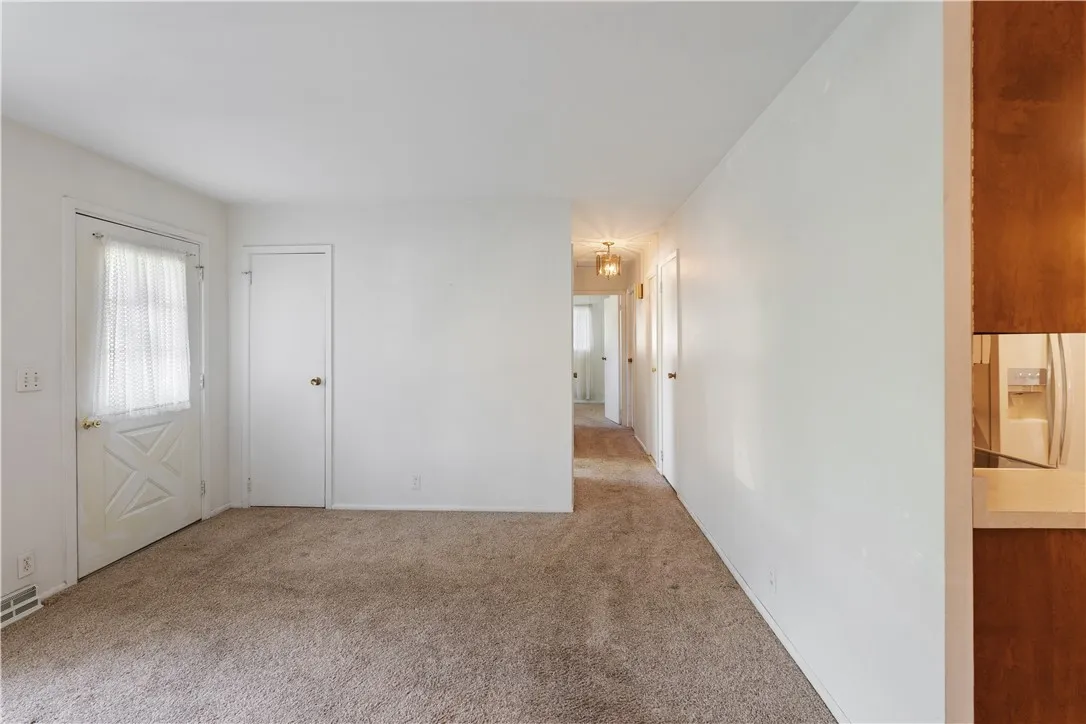 21 Oak Hill Terrace, Perinton, New York 14526, Perinton, New York 14526, 3 Bedrooms Bedrooms, 7 Rooms Rooms,1 BathroomBathrooms,Residential,Closed,21 Oak Hill Terrace, Perinton, New York 14526,0,R1638496